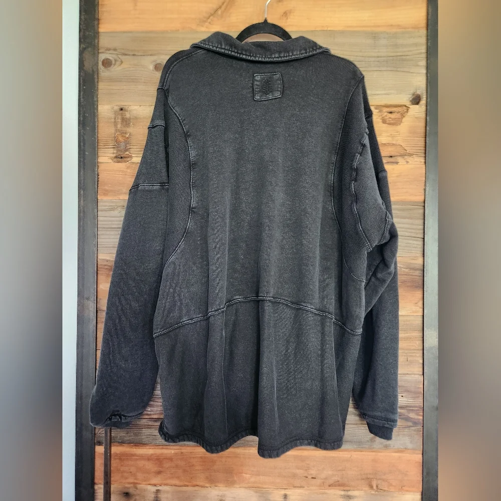 NWT L FREE PEOPLE COLLAR SWEATSHIRT WASHED BLACK - Picture 2 of 3
